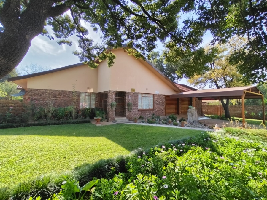 4 Bedroom Property for Sale in Jan Kempdorp Northern Cape